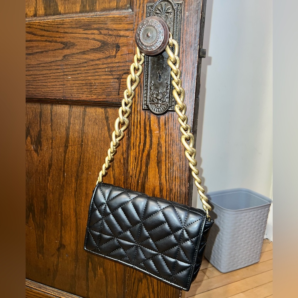 ZARA Black Quilted Purse with Gold Chain. Used only ONCE.